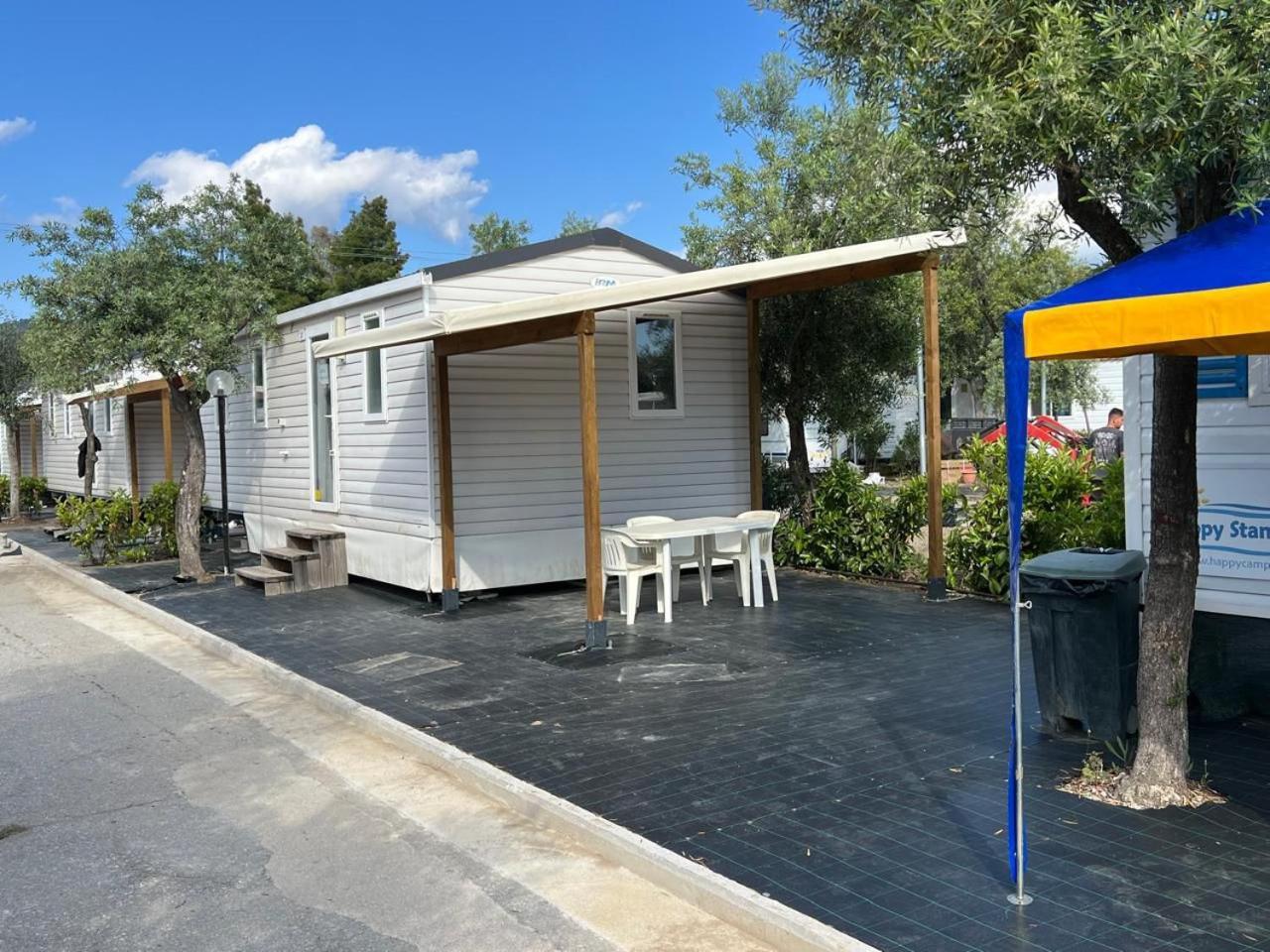 Happy Camp Mobile Homes In Castello Camping & Summer Resort نيوس مارماراس المظهر الخارجي الصورة