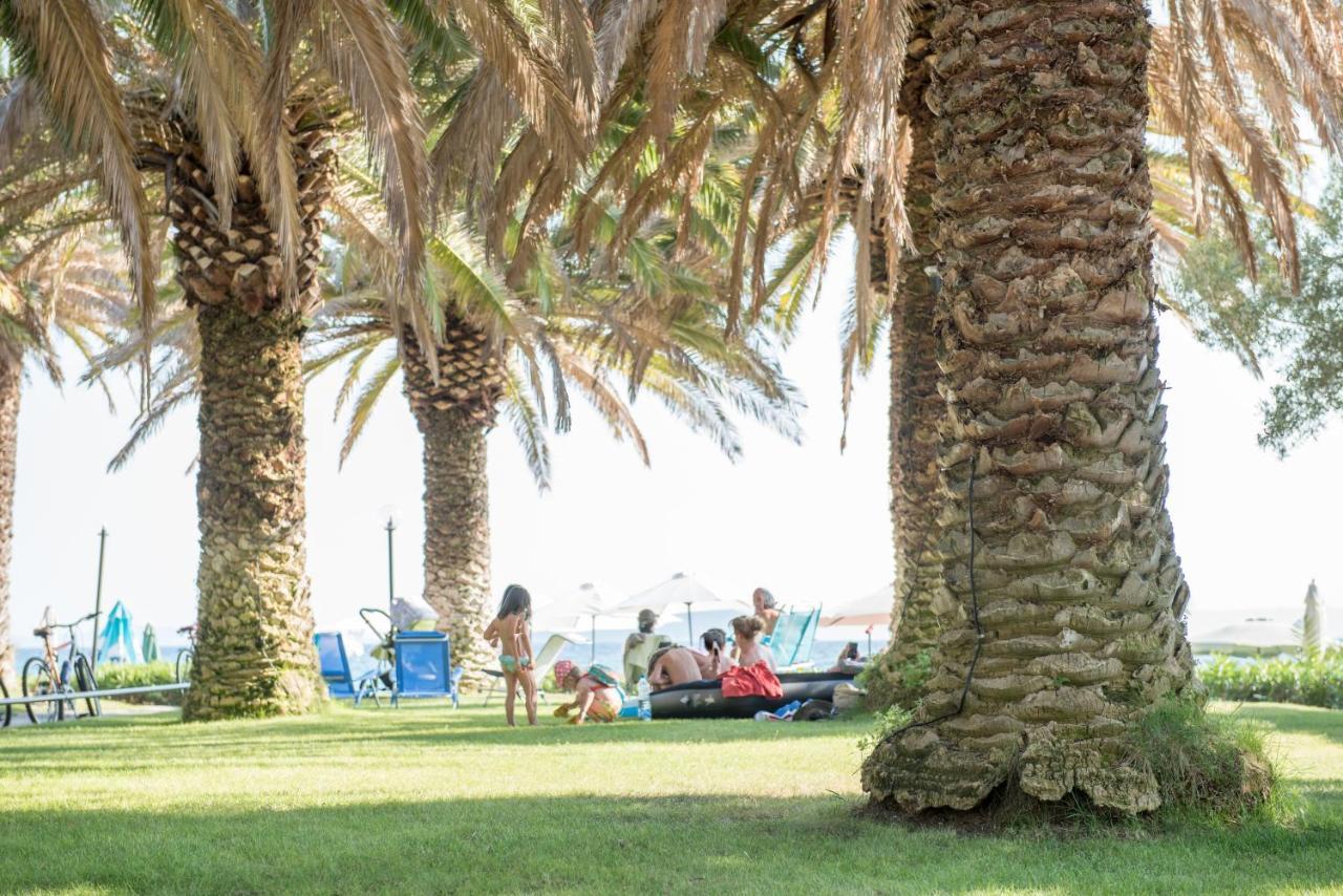 Happy Camp Mobile Homes In Castello Camping & Summer Resort نيوس مارماراس المظهر الخارجي الصورة