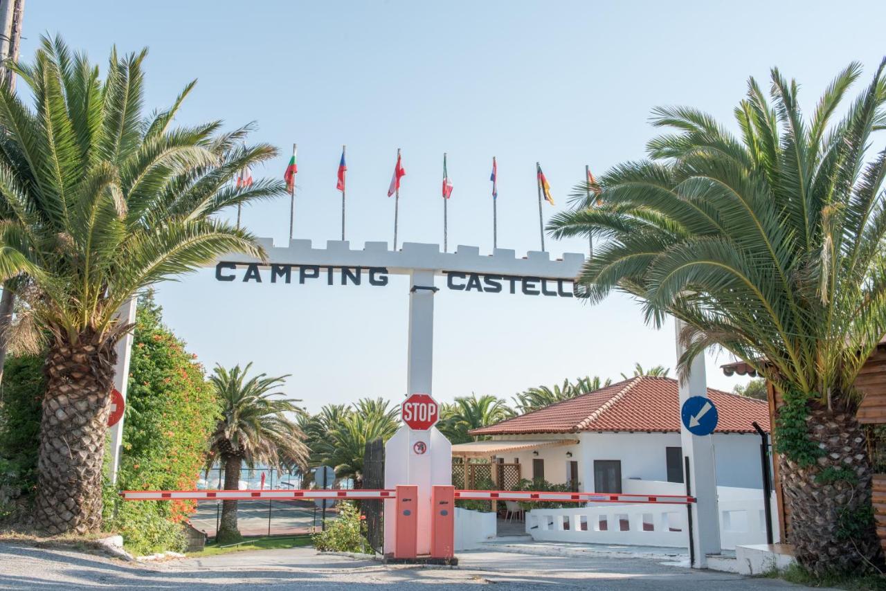 Happy Camp Mobile Homes In Castello Camping & Summer Resort نيوس مارماراس المظهر الخارجي الصورة